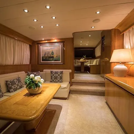 Mlc Yachts Ботель