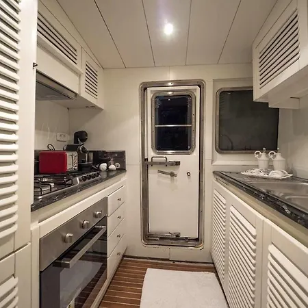 Mlc Yachts Тоурлос