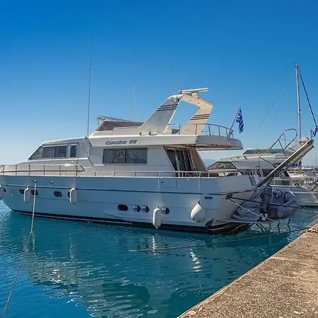 Mlc Yachts Hotel en barco